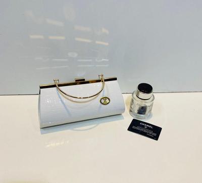 Girl's Metal Plain Fancy Clutch