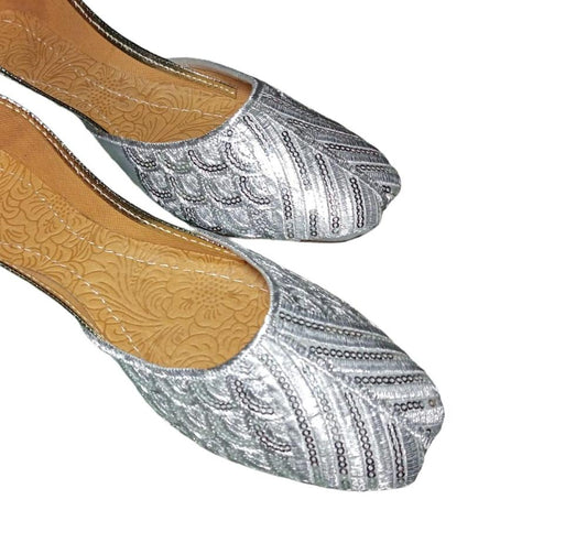 Women's PU Fancy Embroidered Khussa