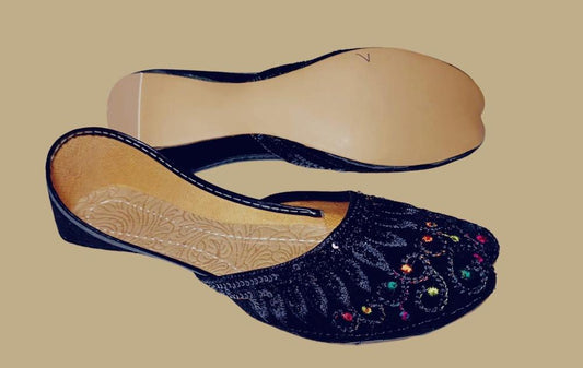 Women's Velvet Handmade Khussa